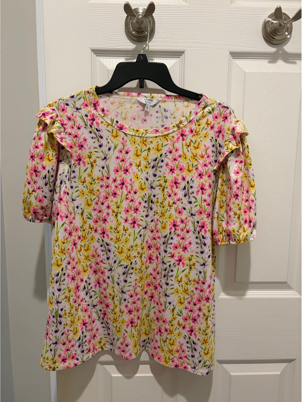 Crown & Ivy Pink floral short sleeve top - XL